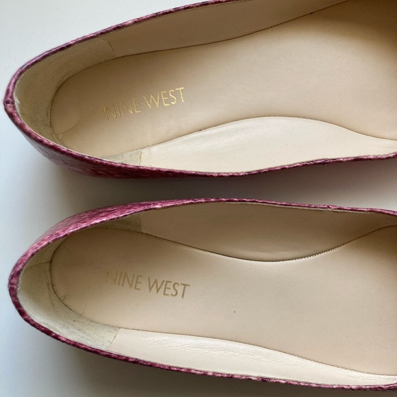 Fuchsia snake print flats. Nine West size 8 - Picture 2 of 7
